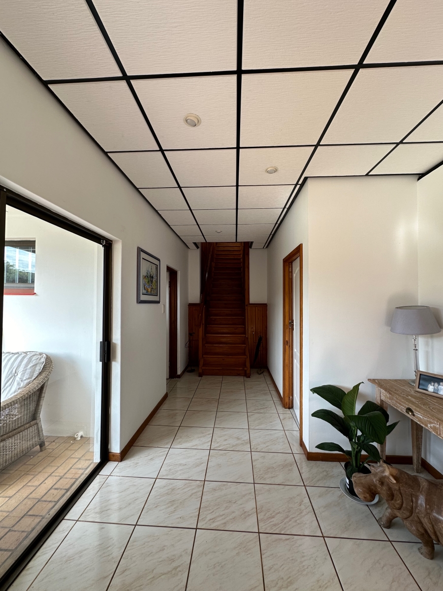 5 Bedroom Property for Sale in Gonubie North Eastern Cape